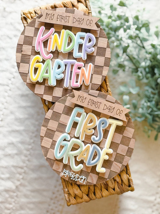 Round Checkered Back To School Interchangeable Sign